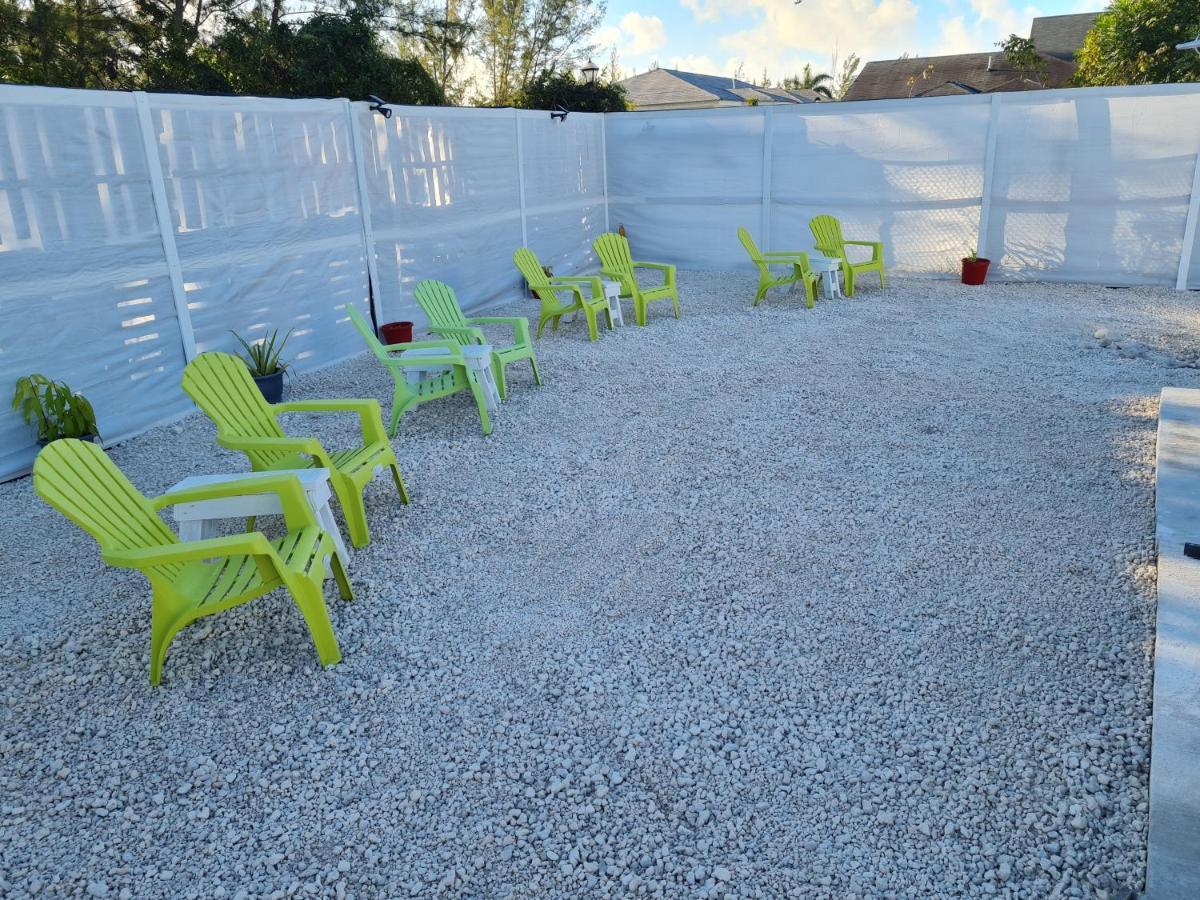 Bell At The Airport Suites Adults Only - Free Airport Transportation Nassau Exterior foto