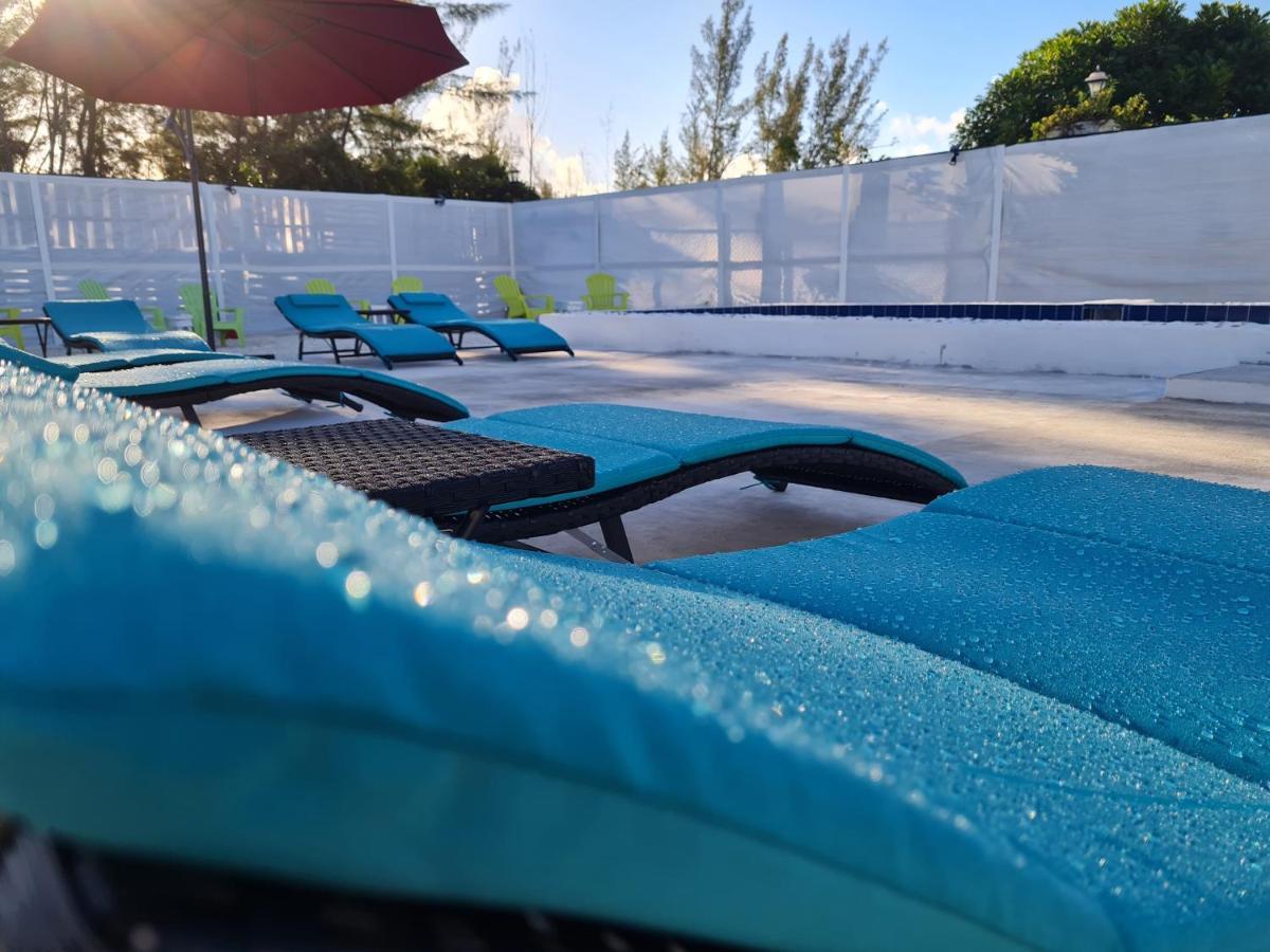 Bell At The Airport Suites Adults Only - Free Airport Transportation Nassau Exterior foto