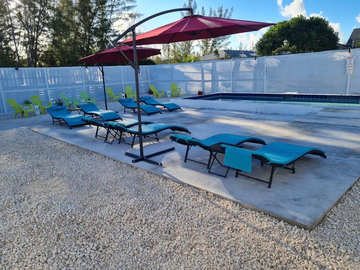 Bell At The Airport Suites Adults Only - Free Airport Transportation Nassau Exterior foto