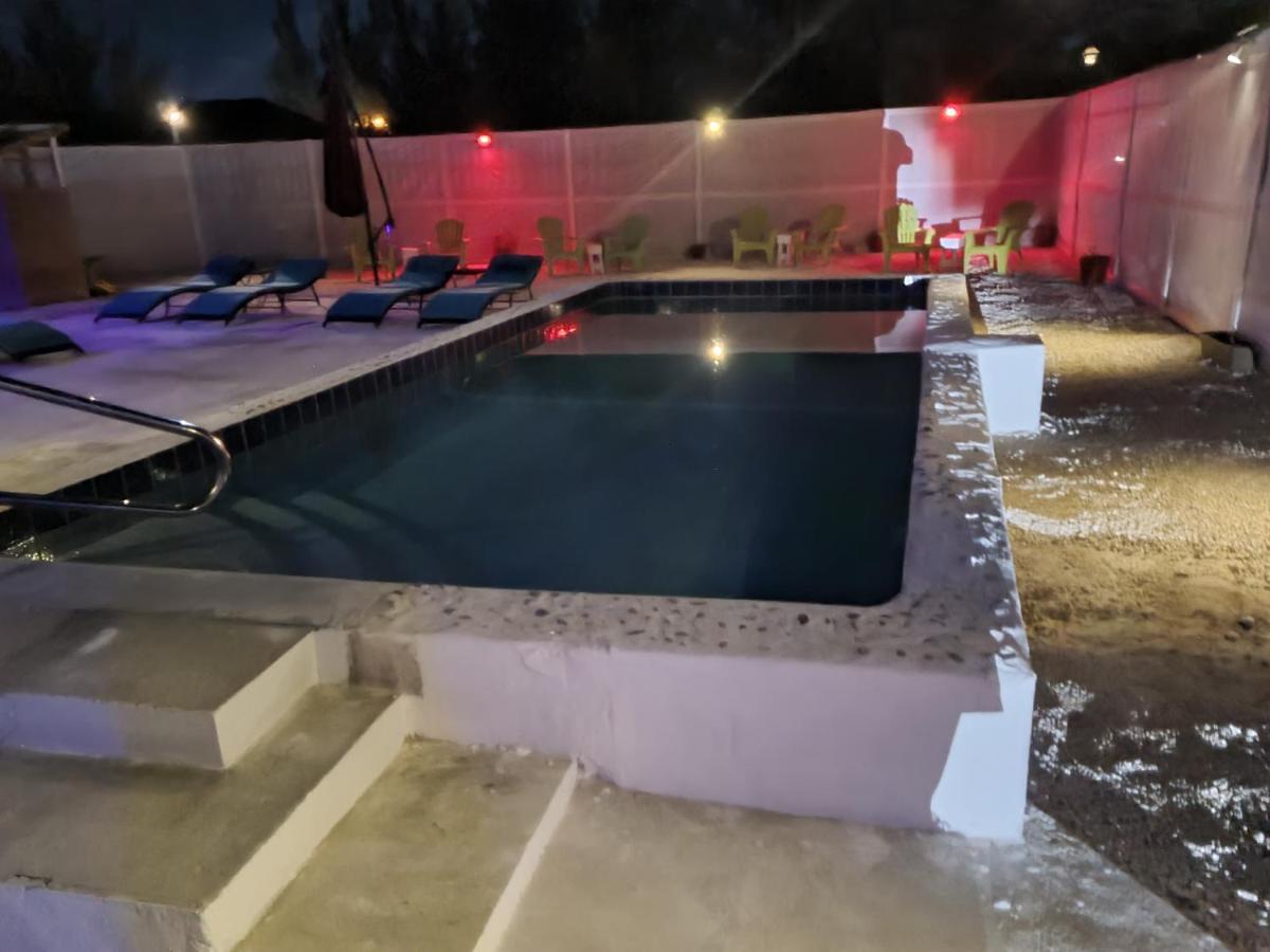 Bell At The Airport Suites Adults Only - Free Airport Transportation Nassau Exterior foto