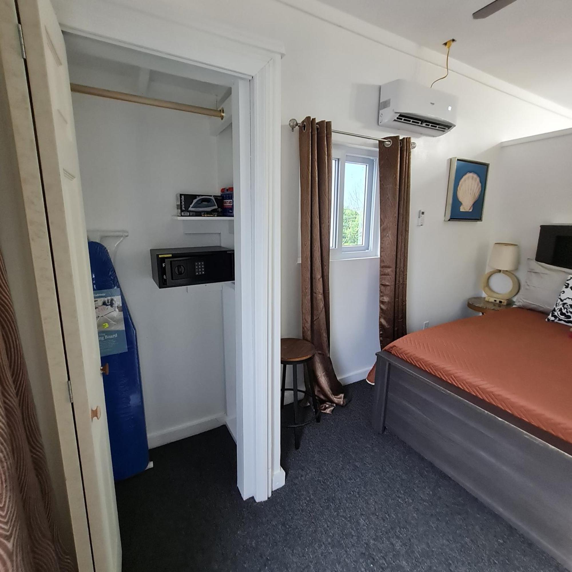 Bell At The Airport Suites Adults Only - Free Airport Transportation Nassau Exterior foto