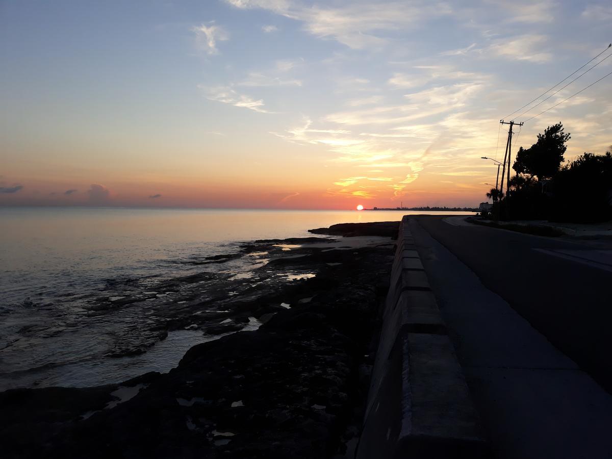 Bell At The Airport Suites Adults Only - Free Airport Transportation Nassau Exterior foto