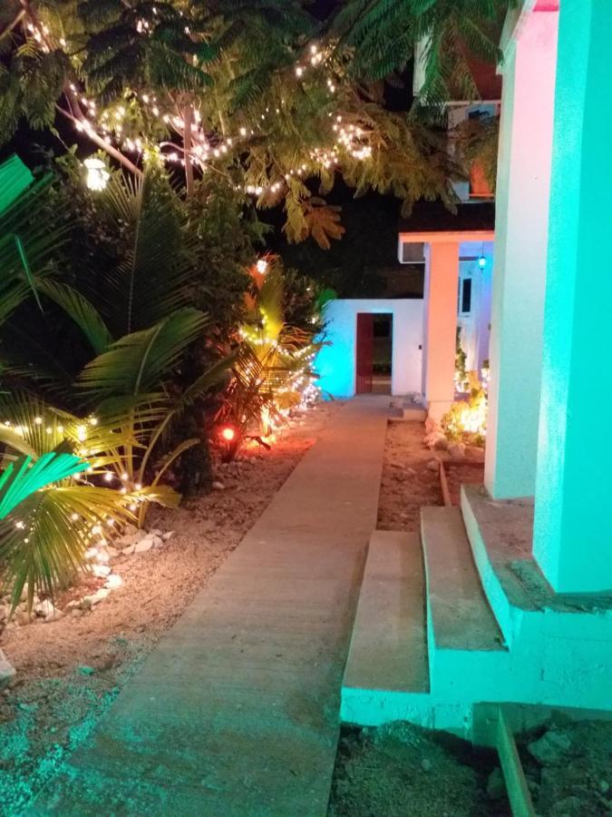 Bell At The Airport Suites Adults Only - Free Airport Transportation Nassau Exterior foto